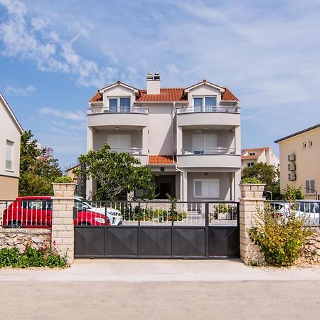 Apartments Up&Up Рогозница Екстериор снимка