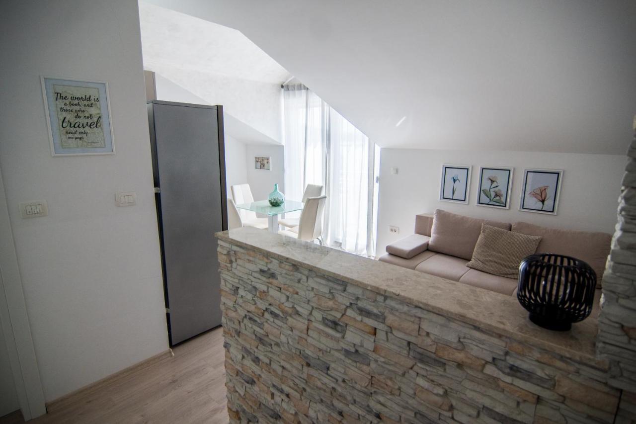 Apartments Up&Up Рогозница Екстериор снимка
