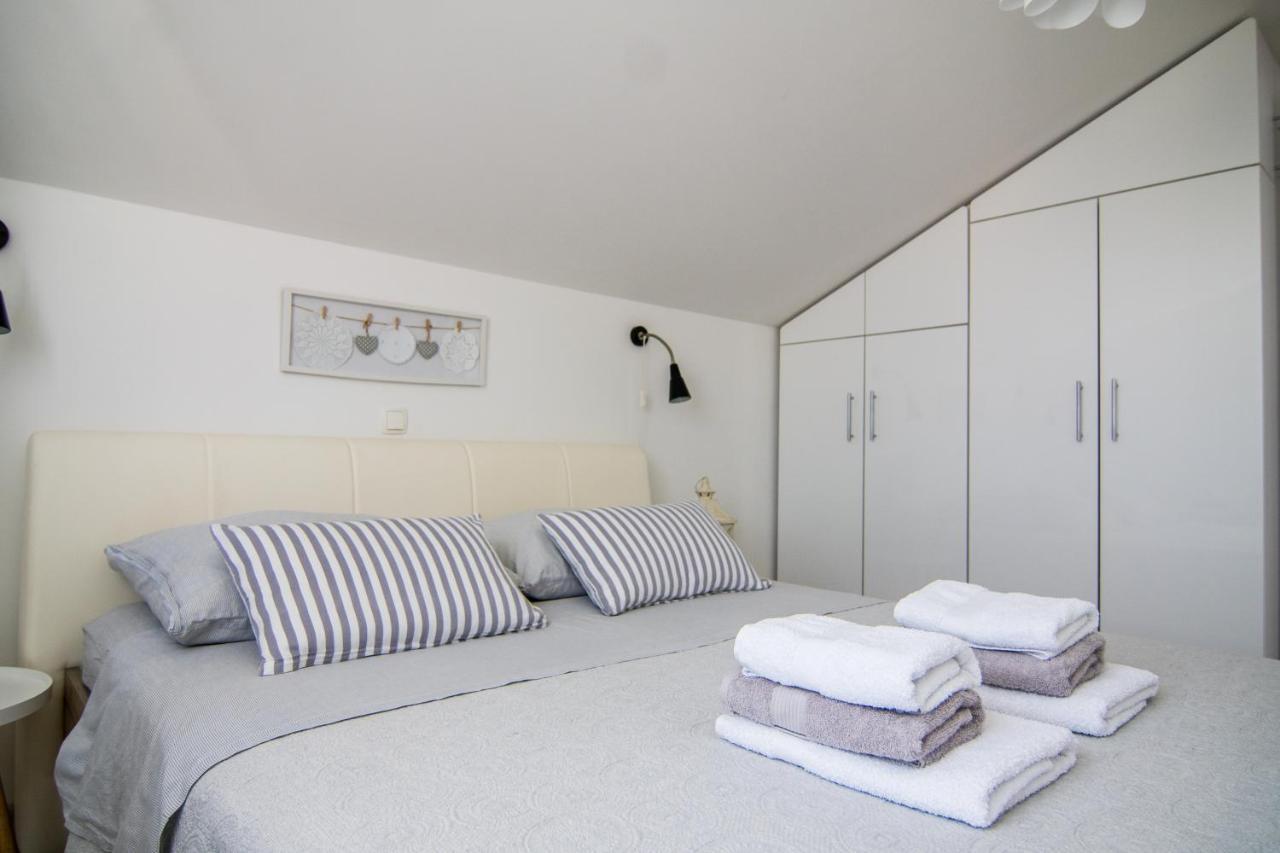 Apartments Up&Up Рогозница Екстериор снимка