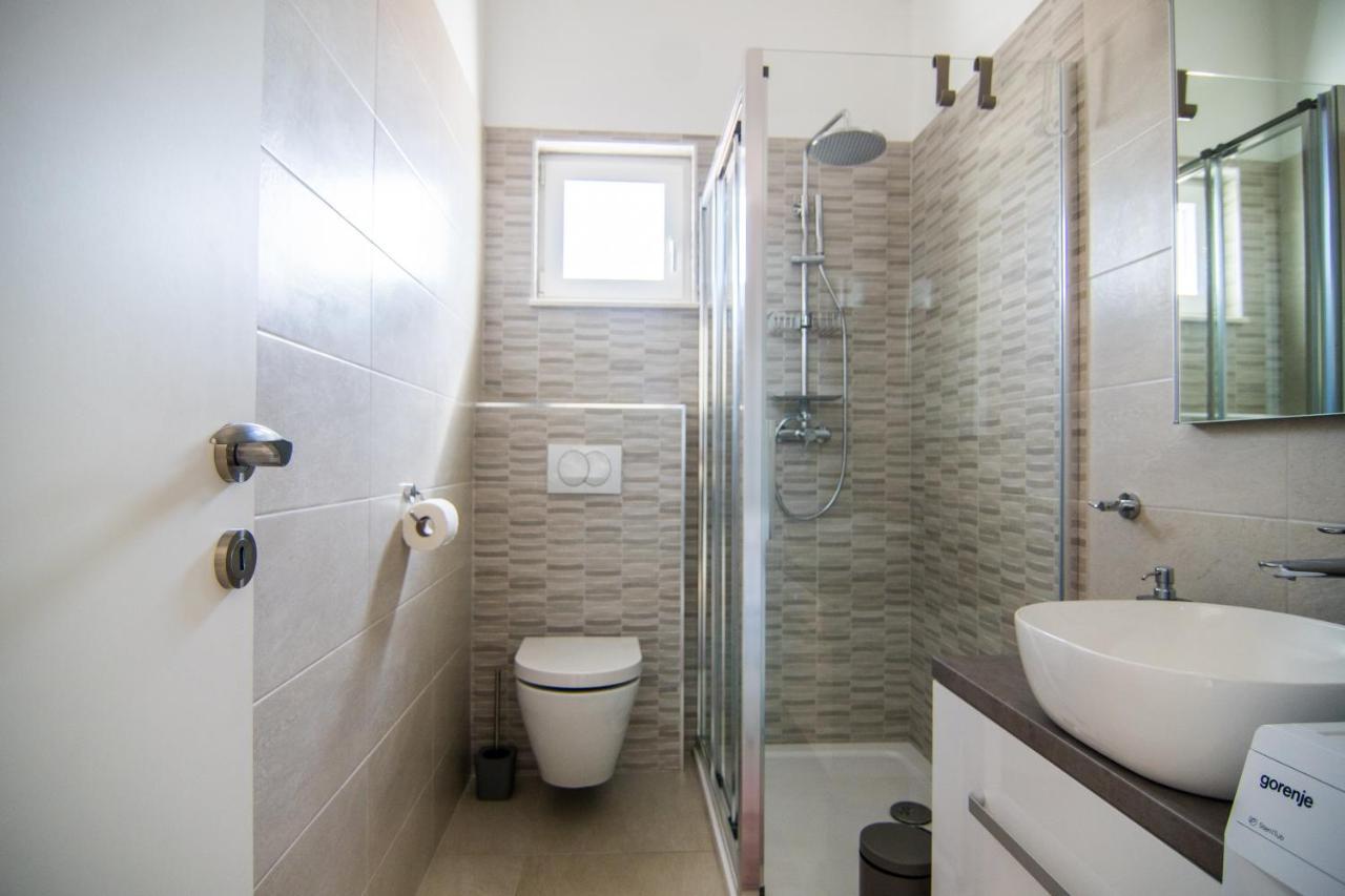 Apartments Up&Up Рогозница Екстериор снимка