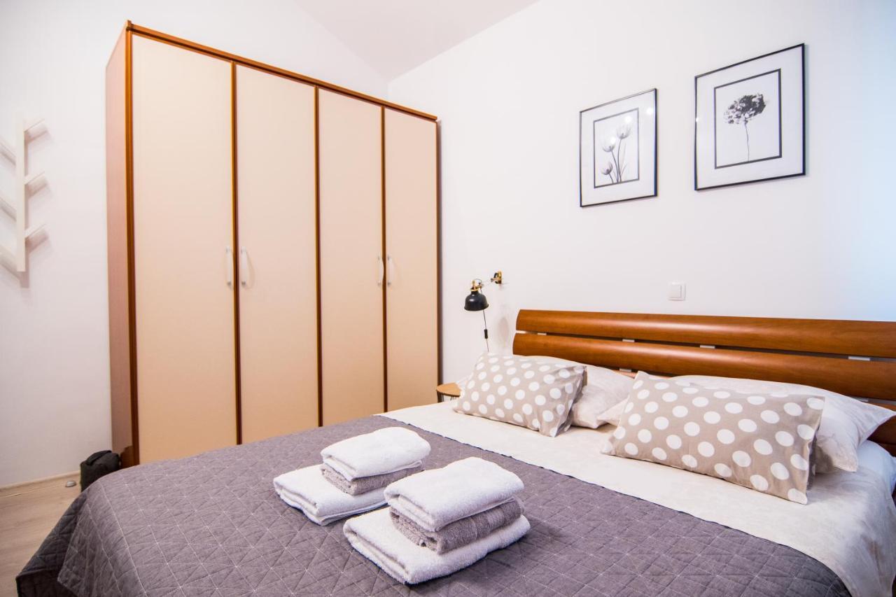 Apartments Up&Up Рогозница Екстериор снимка