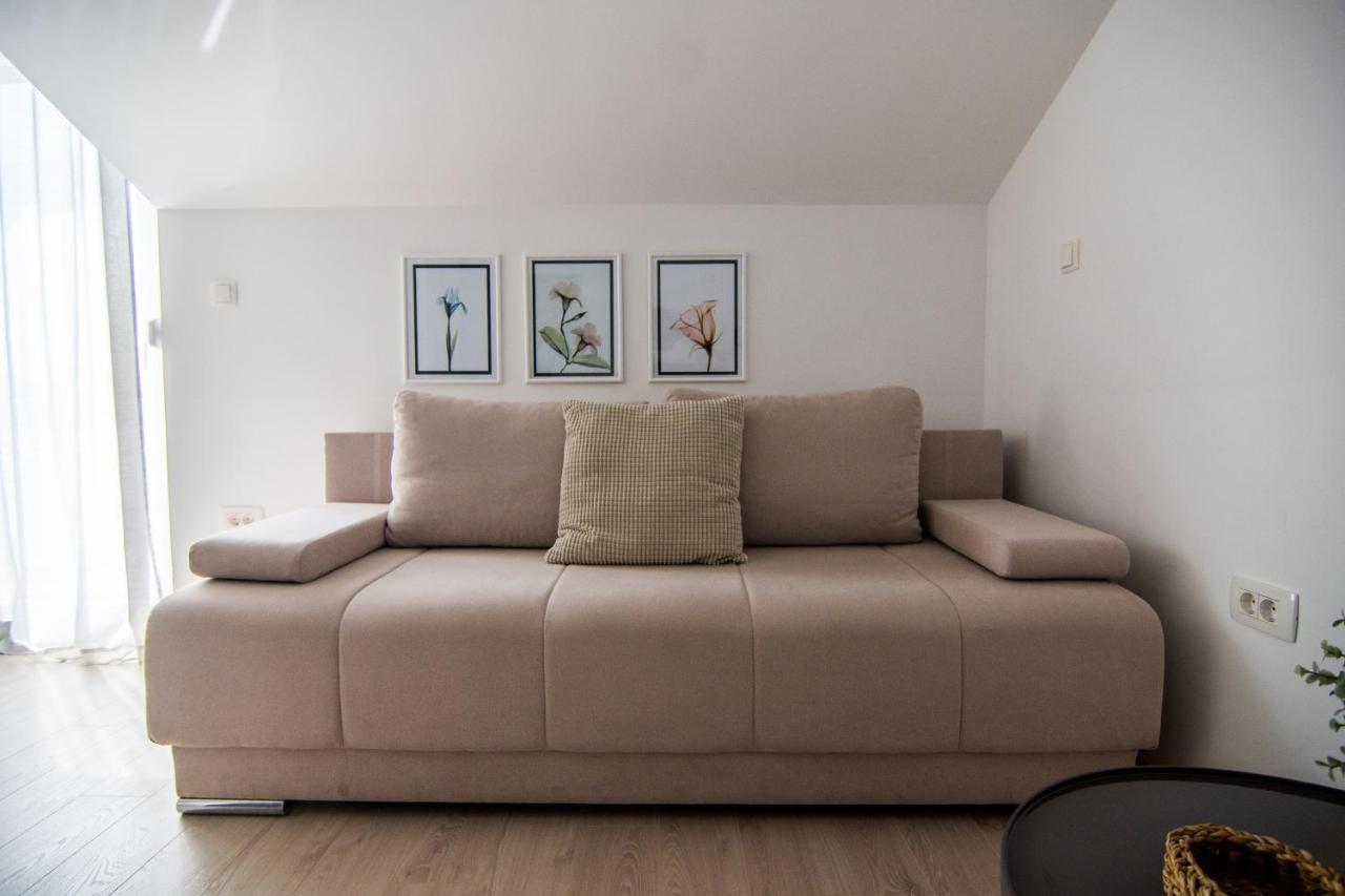 Apartments Up&Up Рогозница Екстериор снимка