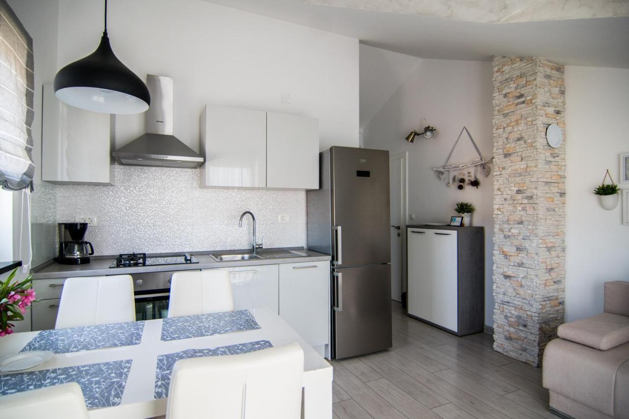 Apartments Up&Up Рогозница Екстериор снимка