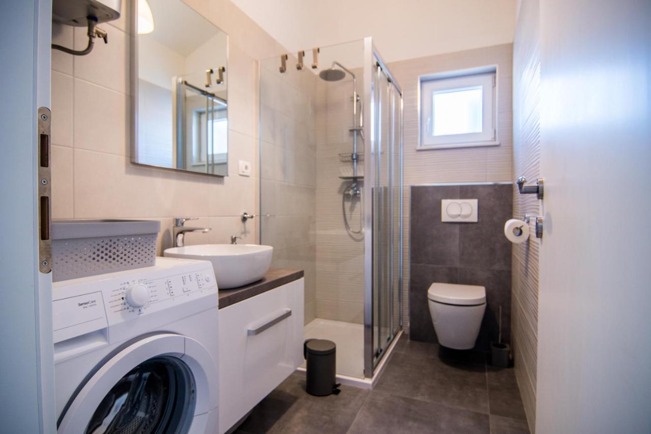Apartments Up&Up Рогозница Екстериор снимка
