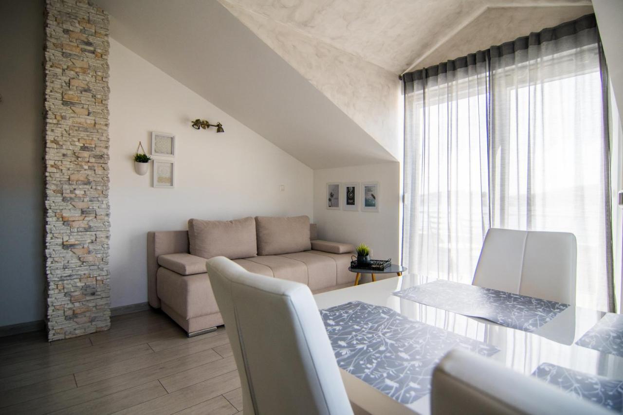 Apartments Up&Up Рогозница Екстериор снимка